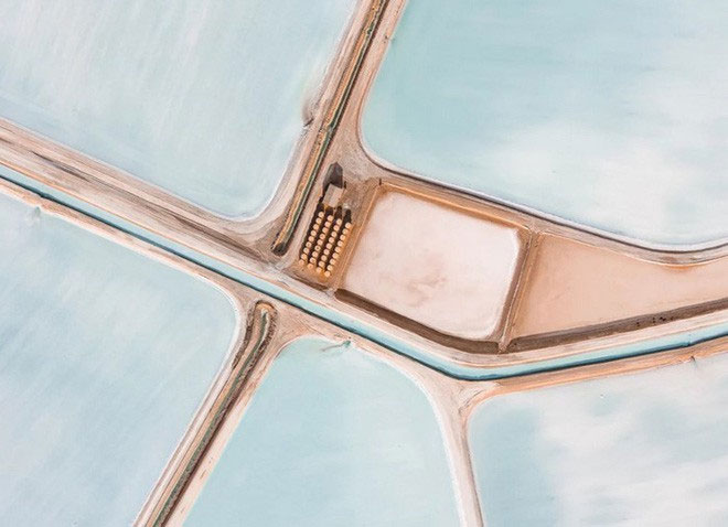Picture 13 of When the farm turns into a mesmerizing art picture from an airplane perspective