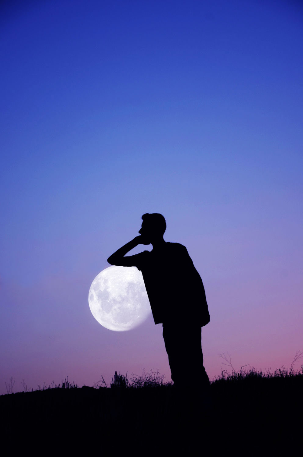 Picture 5 of When the photographer plays with the moon!