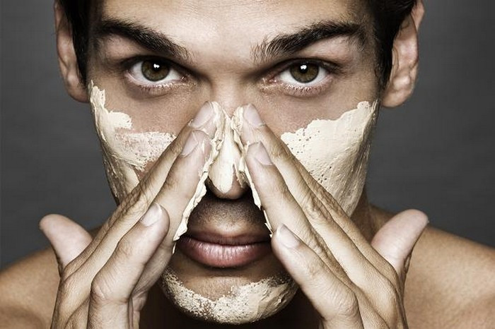 Picture 4 of Where do men have to use their own cosmetics?