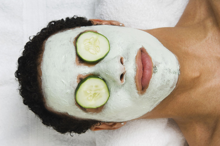 Picture 5 of Where do men have to use their own cosmetics?
