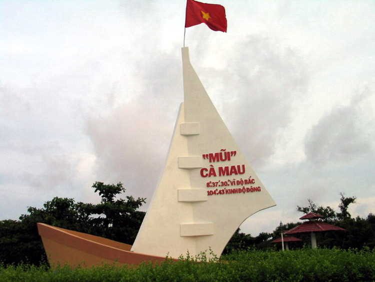 Picture 3 of Which provinces are the poles of Vietnam?