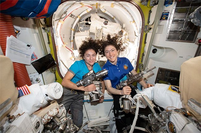 Picture 4 of Who is the female astronaut who set the longest working record in the universe?