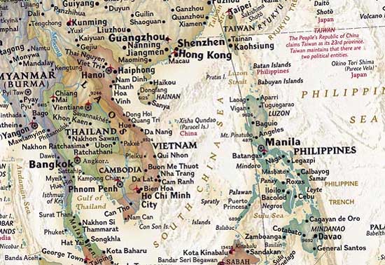 Picture 2 of Who makes 'distortion' information about Vietnamese territory borders?