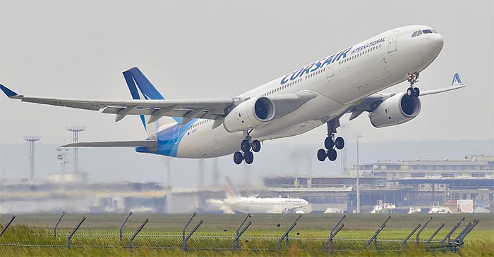 Picture 2 of Why are aircraft taking off and landing so dangerous?