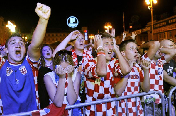 Picture 3 of Why are people crazy about football?