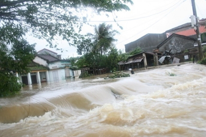 Picture 3 of Why are storms in Vietnam so good in Central Vietnam?