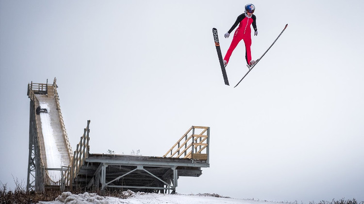 Picture 5 of Why can skiers be so far and so high that they are unharmed?