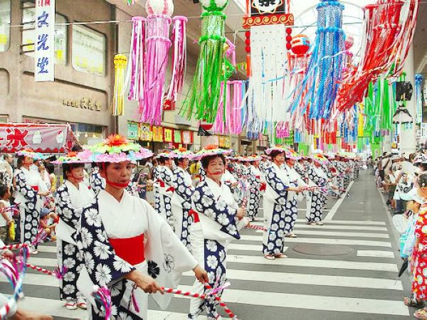 Picture 7 of Why did Japan give up the traditional Tet?