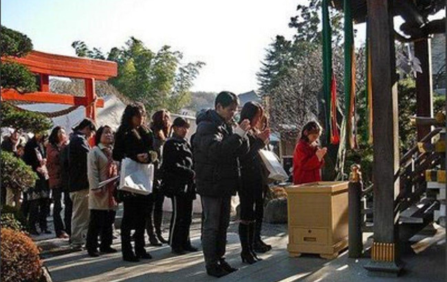 Picture 8 of Why did Japan give up the traditional Tet?
