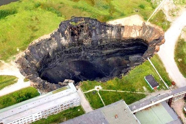 Picture 9 of Why did the death hole appear?