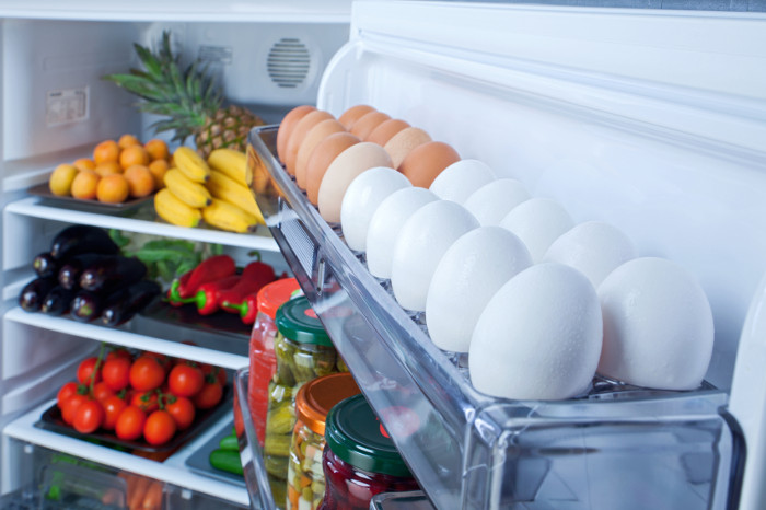 Why do Americans put eggs in refrigerators and Europeans?