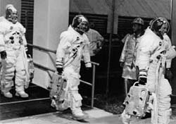 Why do astronauts often lose sleep? images 1