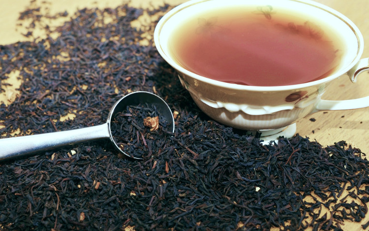 Picture 1 of Why do British people often give milk to tea?