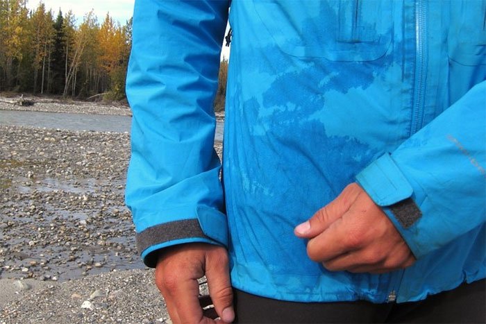 Picture 1 of Why do clothes darken when wet?