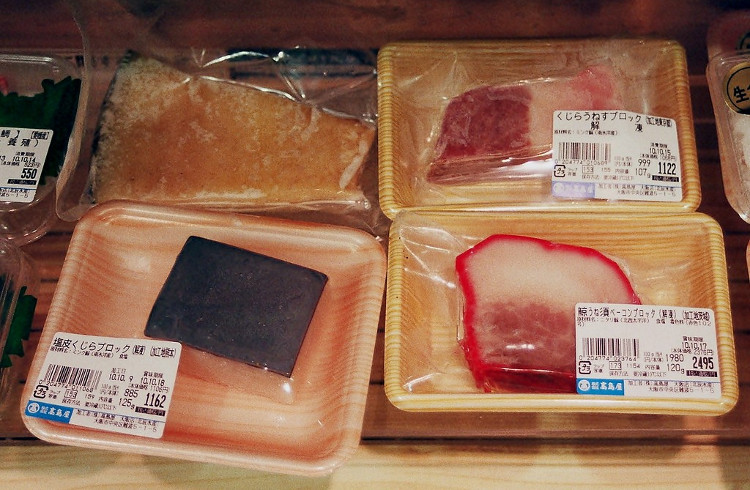 Picture 4 of Why do Japanese people go on catching whales to eat?