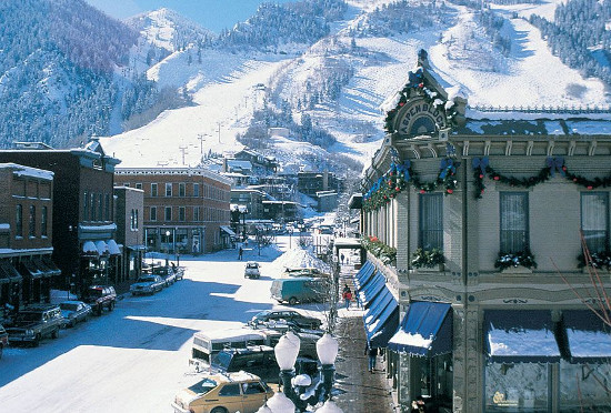 Picture 3 of Why do snow often fall on Christmas?