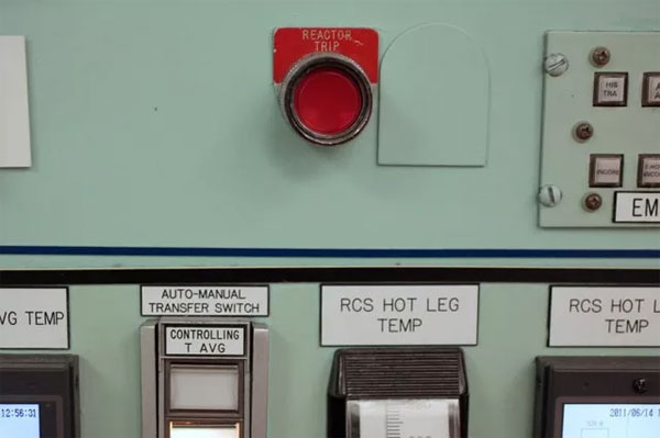 Picture 4 of Why do we always like to press big red buttons?