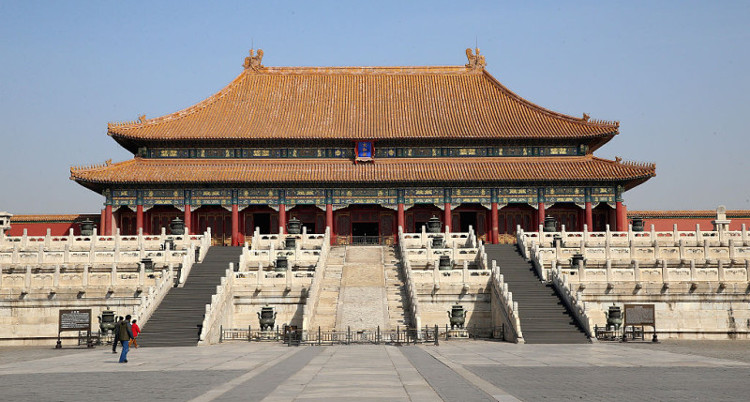 Picture 2 of Why does Tam Dai Dien in the Forbidden City not have a tree shadow?