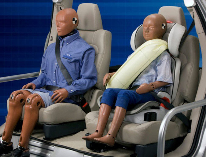 Picture 4 of Why does the car seatbelt have shoulder protection that the plane does not?