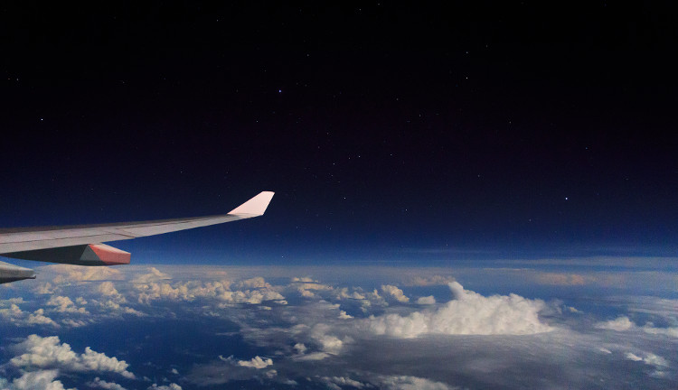 Picture 2 of Why does the plane have to fly higher than Mount Everest?