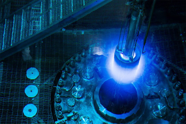 Picture 3 of Why does the spacecraft fly for hundreds of years without running out of fuel?