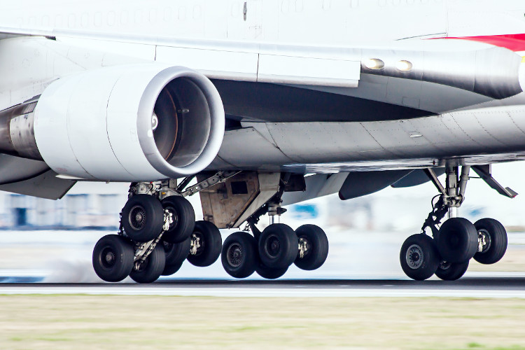 Picture 1 of Why don't aircraft tires explode when landing?