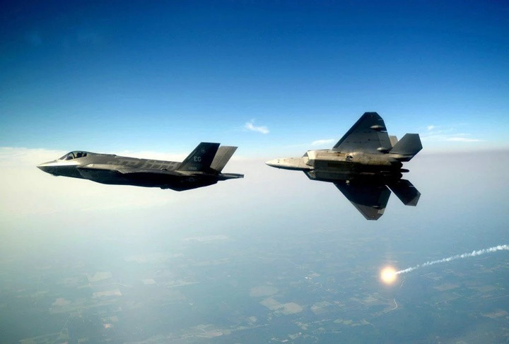 Picture 1 of Why is jet engine so noisy?