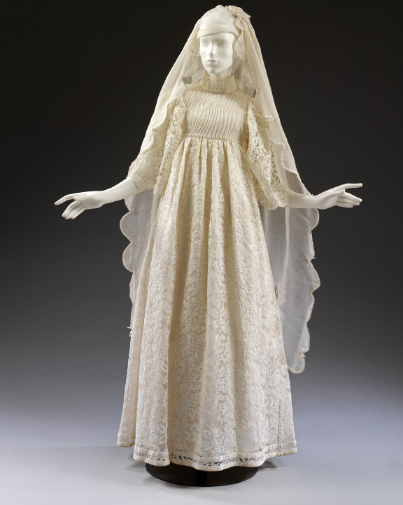 Picture 5 of Why is the wedding dress often white and the transformation of a little-known wedding dress?