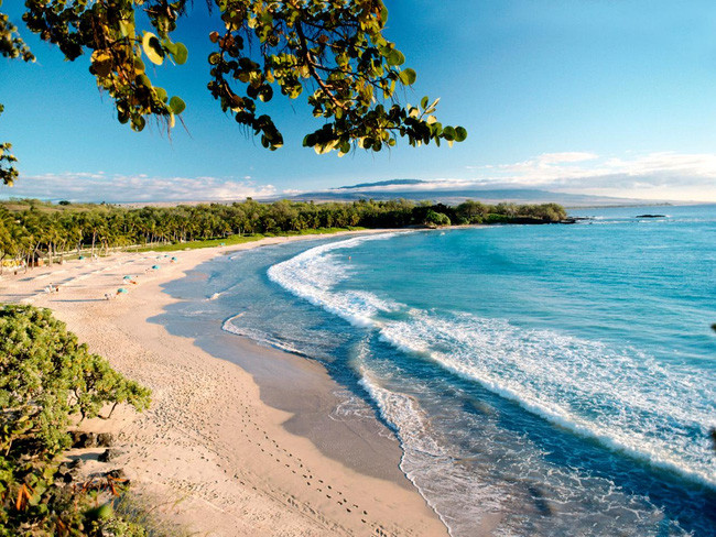 Picture 3 of Why is there a clear and beautiful water beach, the other sea is opaque?