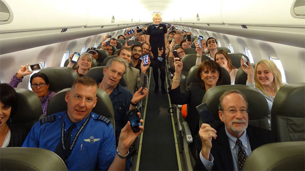 Picture 2 of Why need to turn off the phone, pull the window when the aircraft takes off / landed?