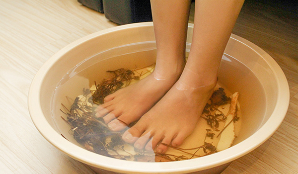 Picture 5 of Why should you soak your feet and 3 foot baths to protect your health?