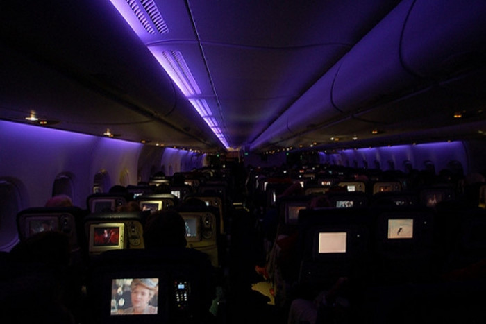 Picture 1 of Why when the plane took off, landed only to dim the lights?