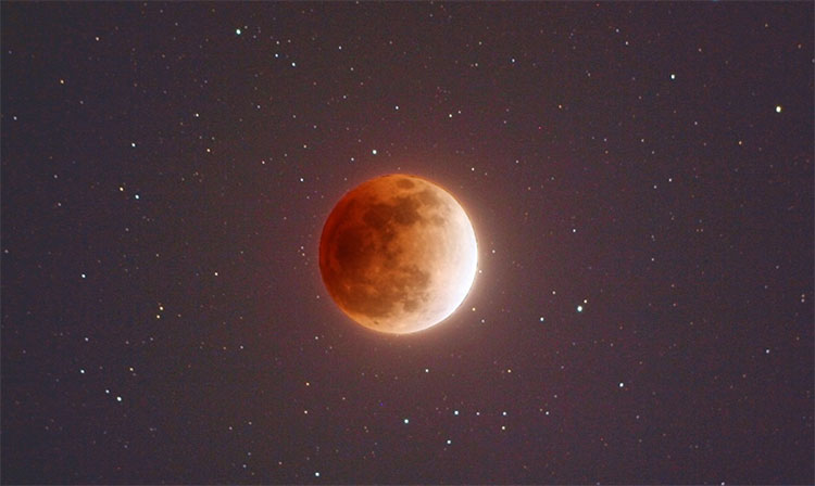 Picture 1 of Why will the lunar eclipse of 27/7/2018 be unusually long?