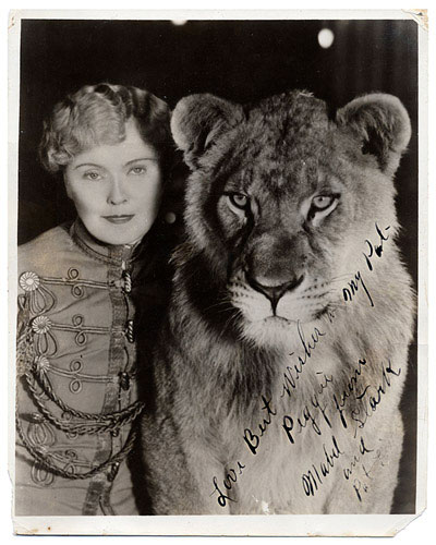 Picture 4 of Women who dare to 'challenge the god of death'