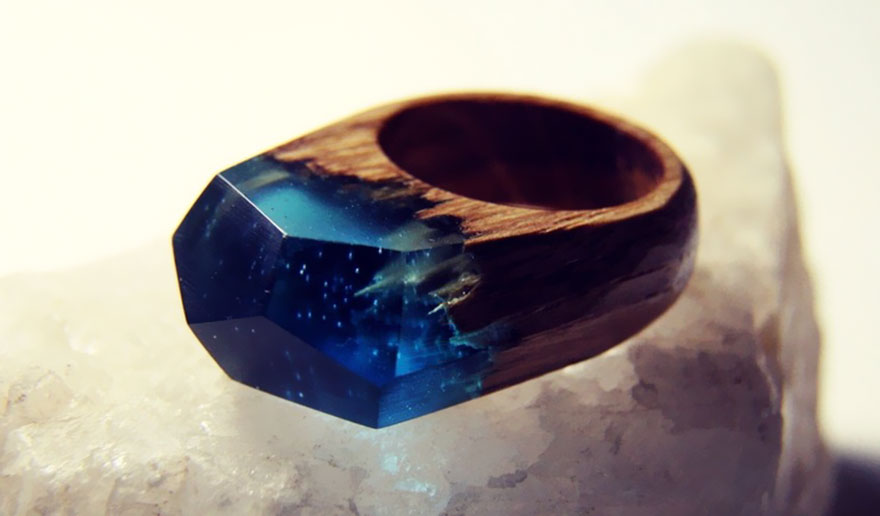 Picture 10 of Wooden rings collect the world inside