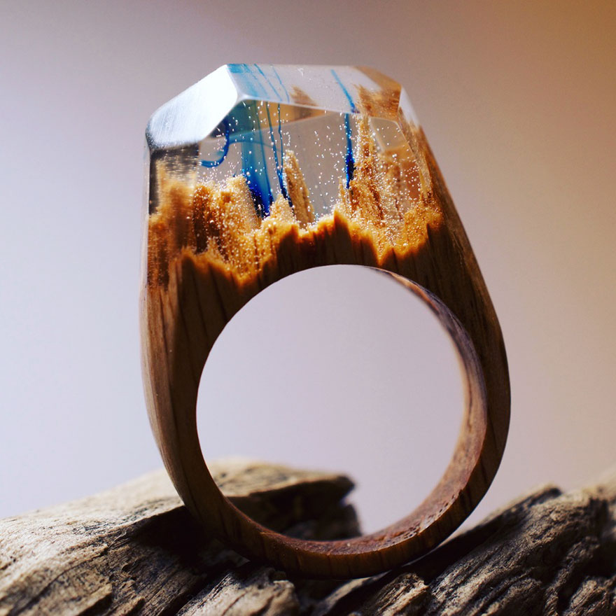 Picture 15 of Wooden rings collect the world inside
