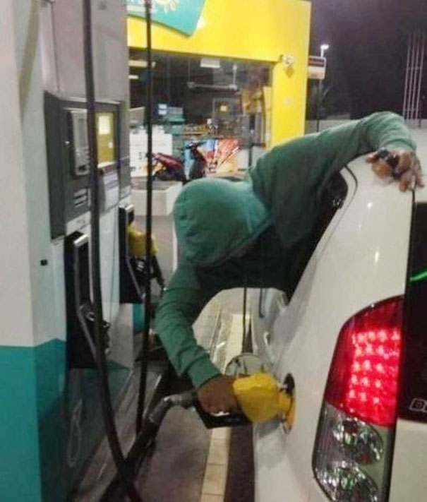 Picture 16 of You can't stop laughing with the 30 most lazy people in the world