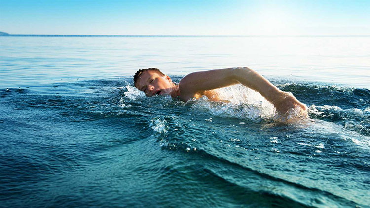 Picture 1 of Your skin can be attacked by bacteria in just 10 minutes of swimming in the sea