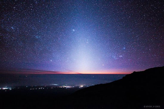 Picture 1 of Zodiac light is visible in the week