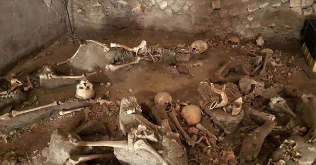 Mysterious 50 skeletons intact in the bunker in a 2,000-year volcanic disaster