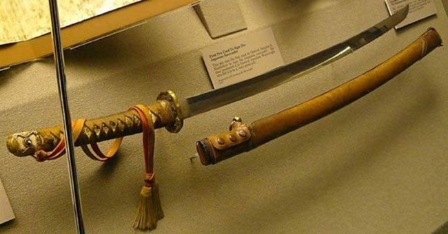 10 legendary swords in world history