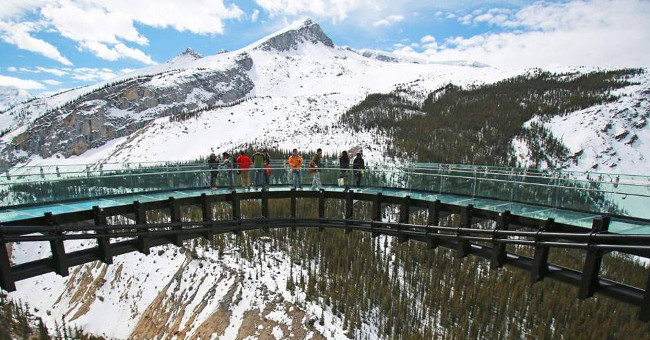 10 world famous glass bridges