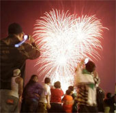12 tips to keep you safe when going out to Tet in crowded places