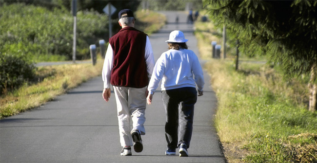 12 walking tips for people with knee pain
