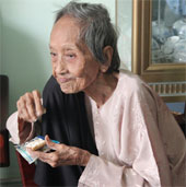 121-year-old grandmother set a record of the oldest in Vietnam