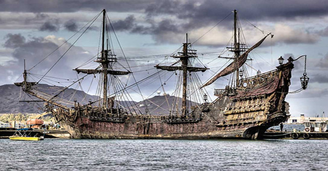16 mysterious pieces of paper exist for 300 years underwater in Blackbeard pirate ship