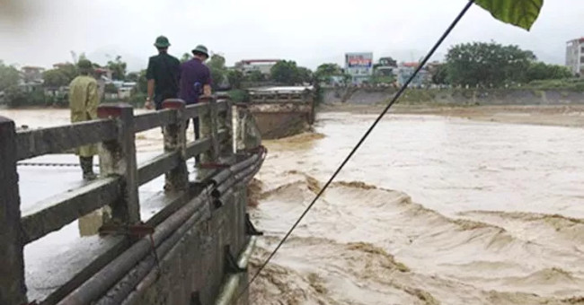 29 people were killed in the flood and storm