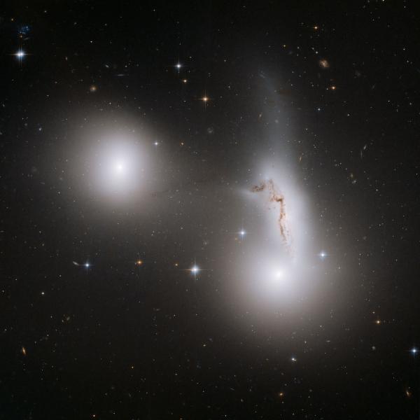 3 galaxies play gravity-giving game