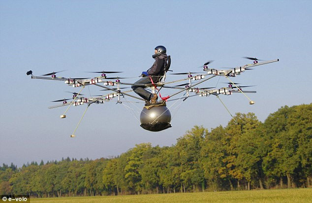 3 Germans invented a 16-blade, multi-purpose flying device