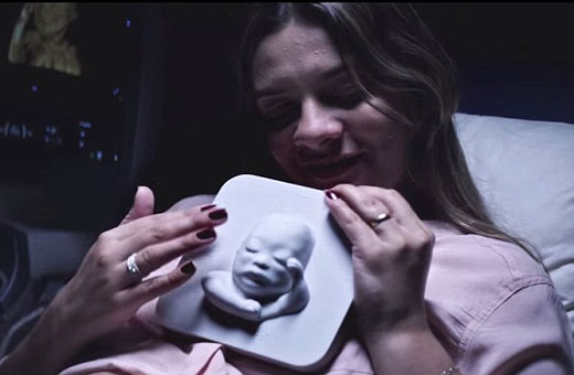 3D printing technology helps the blind mother see the fetus